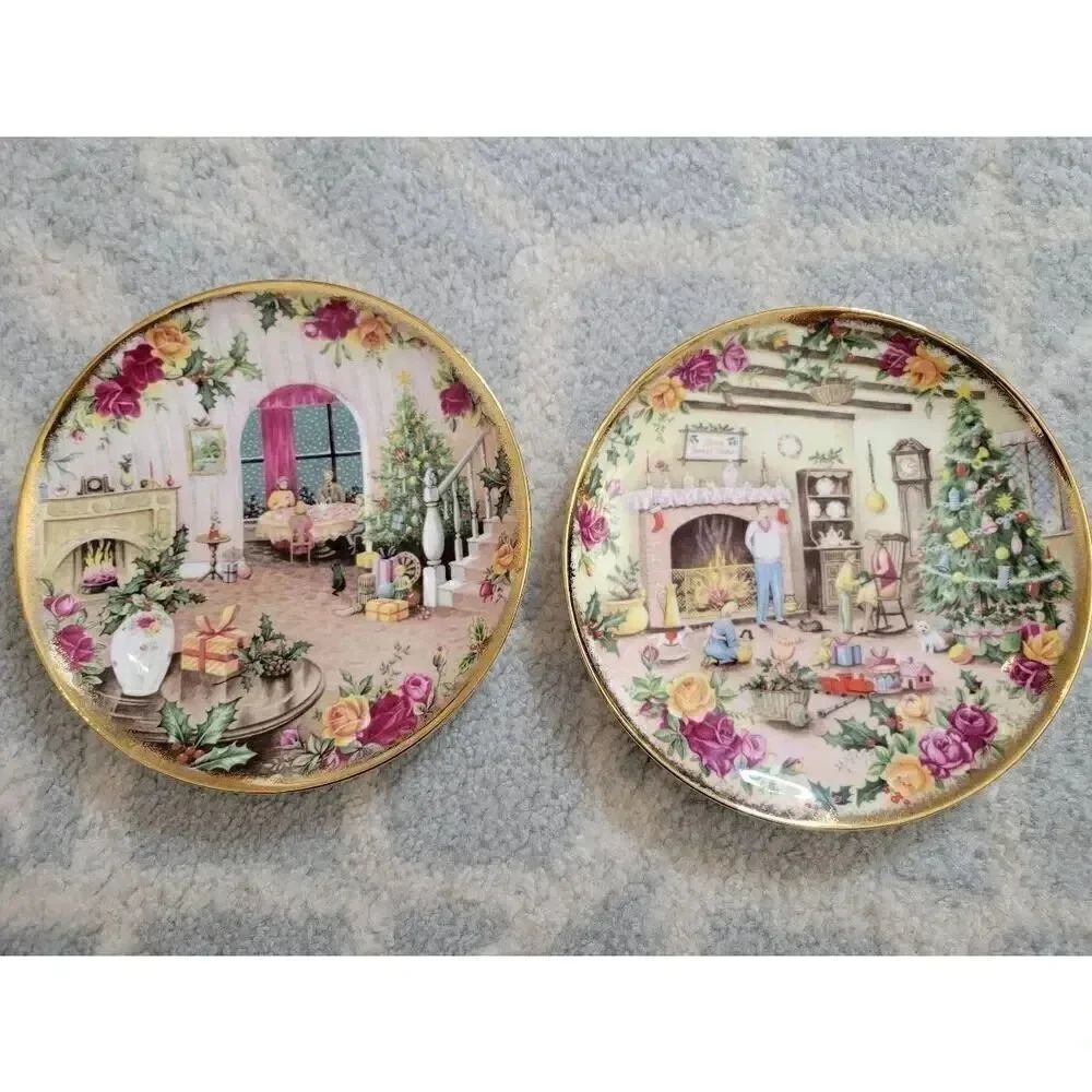 ROYAL ALBERT OLD COUNTRY ROSES DECORATIVE PLATE, CHRISTMAS WARMTH Set of 2